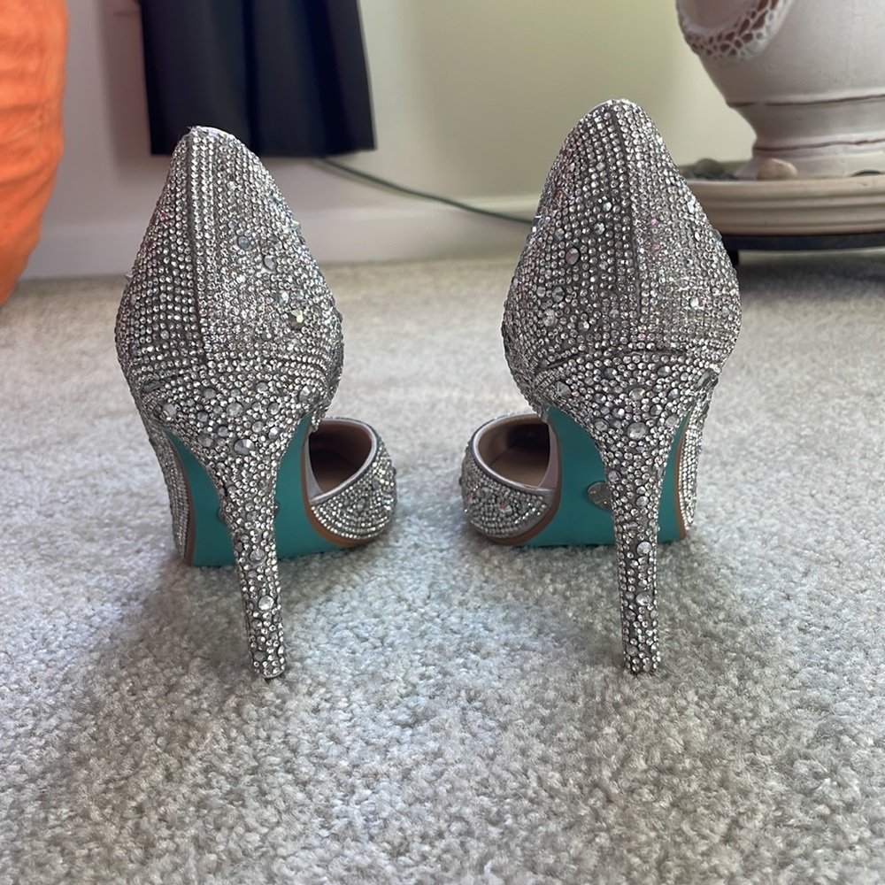 LuLus- Hazil Silver Satin Rhinestone D'Orsay Pumps size 9.5
